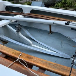 Wayfarer W7664 on trailer, port bow